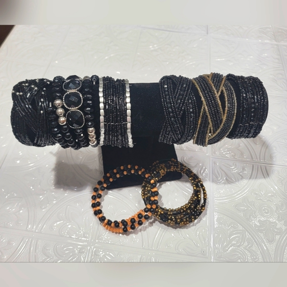 Lot Of 8 Beaded Bracelets